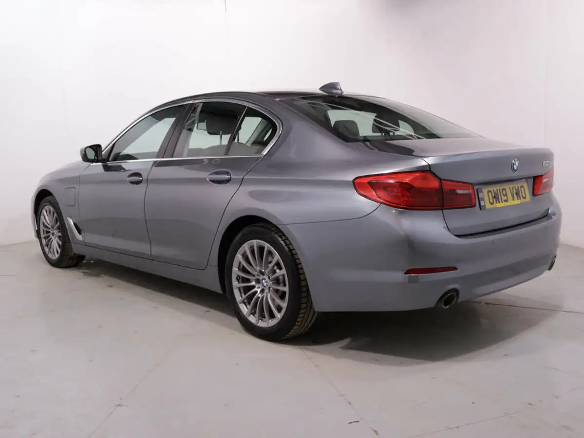 2019-bmw-5-series-20-530e-se-auto-big-4
