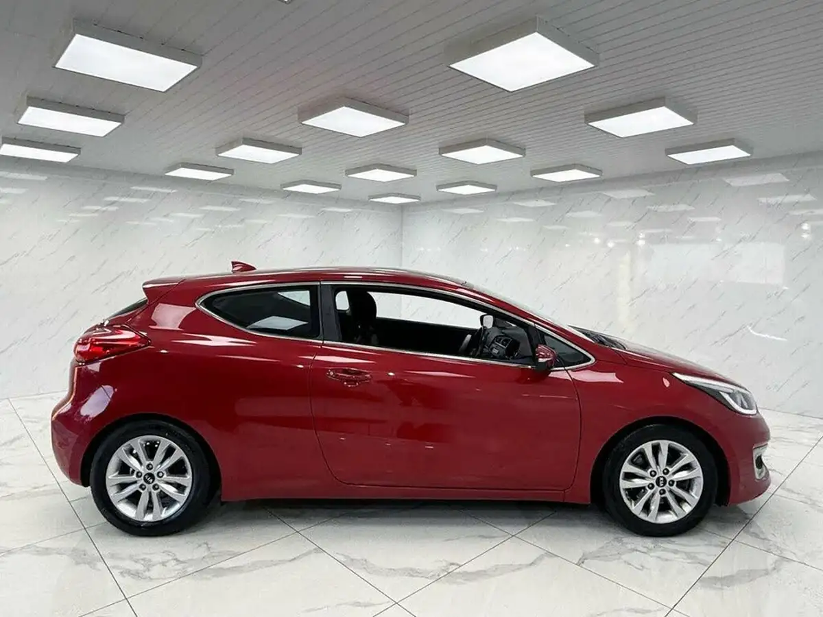 2017-kia-pro-ceed-16-gdi-2-big-11