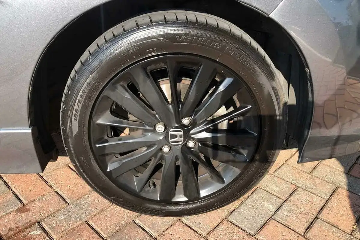 2018-honda-jazz-15-i-vtec-sport-navi-big-8