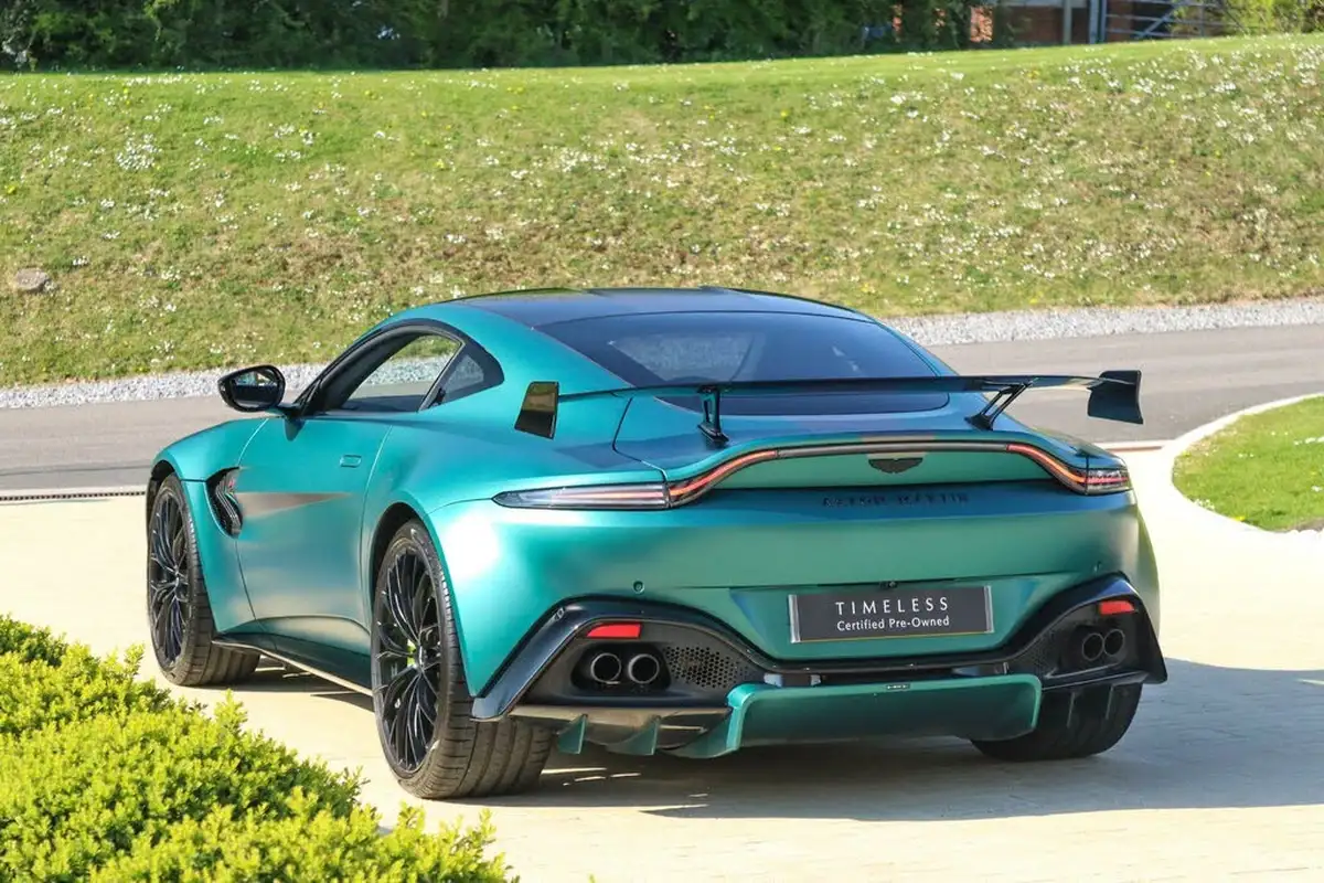 2022-aston-martin-vantage-big-14