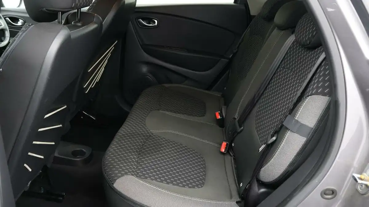 2017-renault-captur-09-tce-dynamique-s-nav-big-15