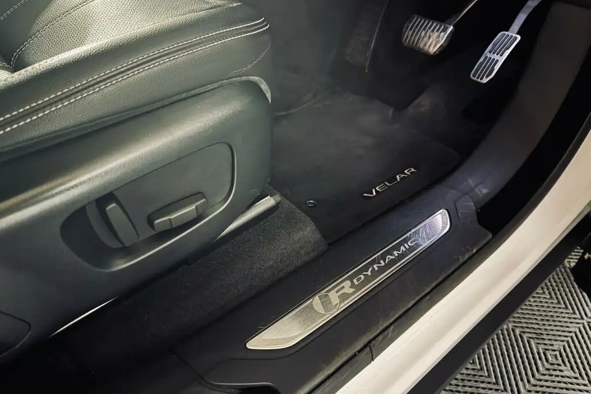 2018-land-rover-range-rover-velar-20-d180-r-dynamic-se-big-24