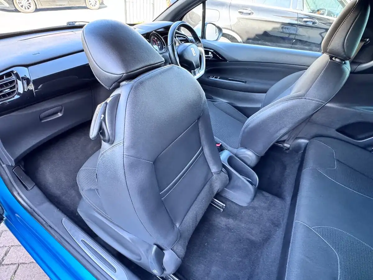 2012-citroen-ds3-16-dstyle-big-50