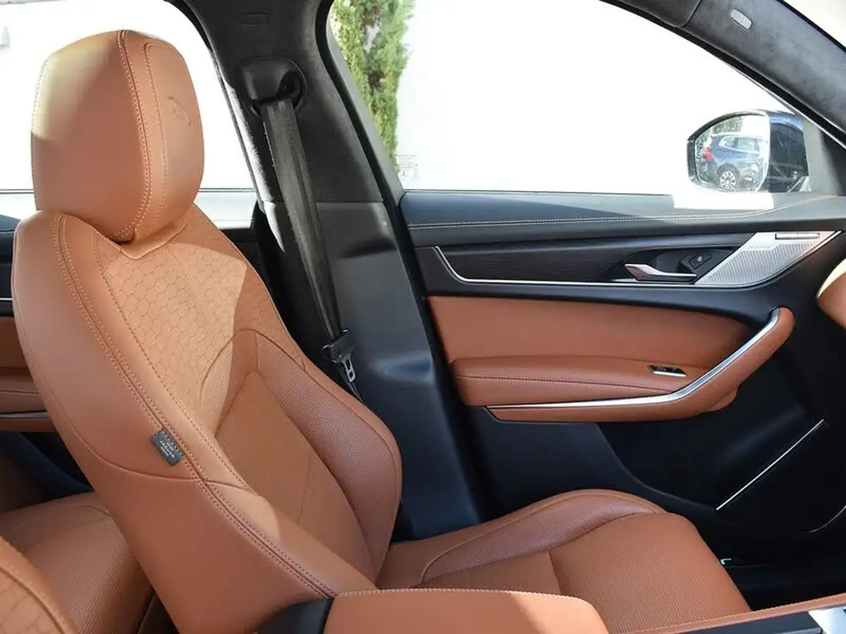 2022-jaguar-f-pace-20-d200-r-dynamic-hse-big-13