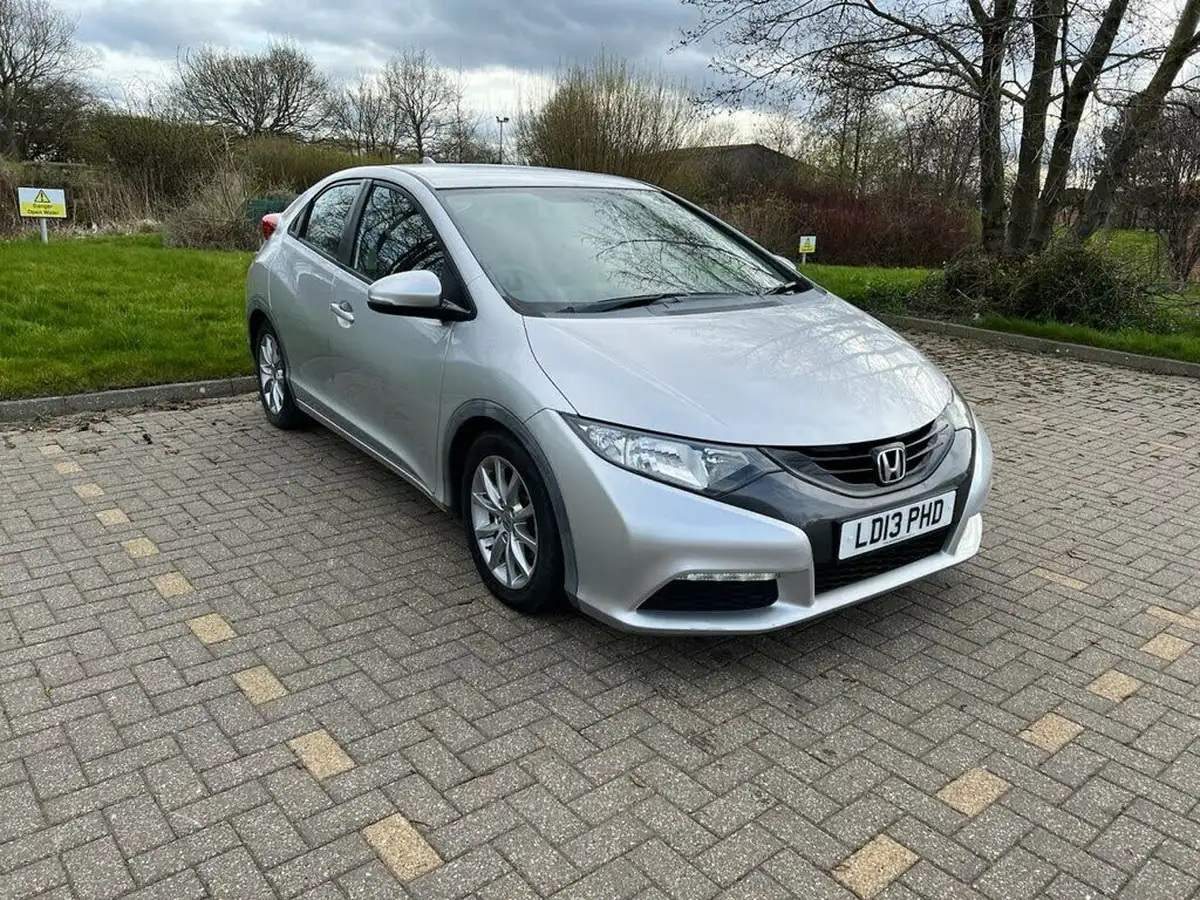 2013-honda-civic-18-se-big-0