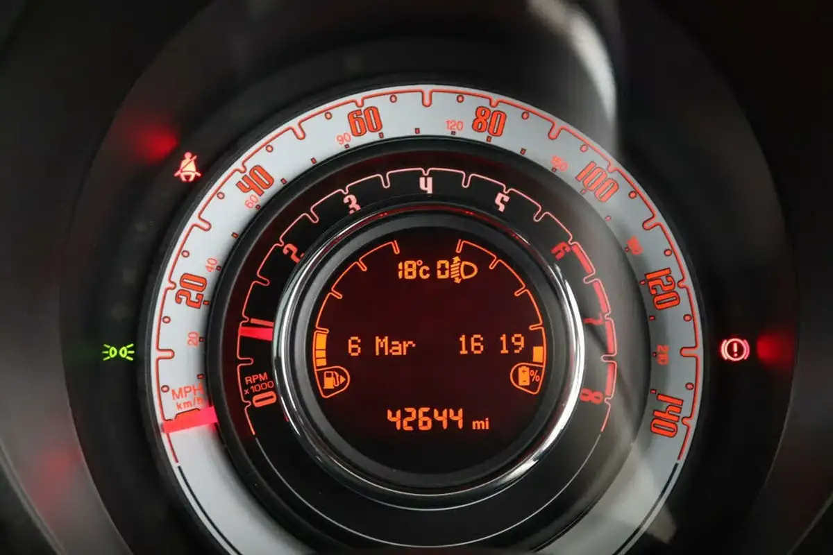 2022-fiat-500-10-dolcevita-big-18