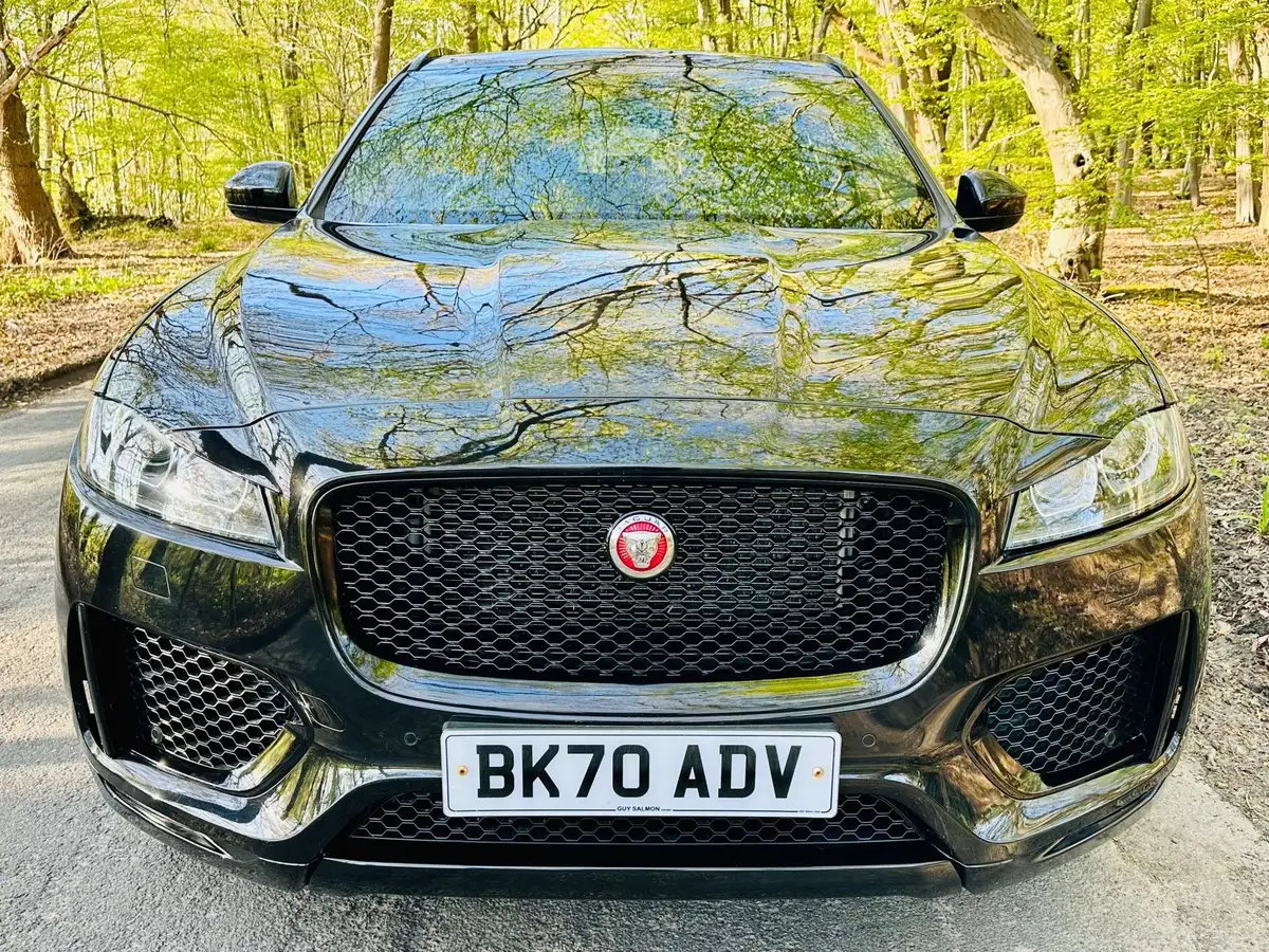2021-jaguar-f-pace-20i-chequered-flag-big-2