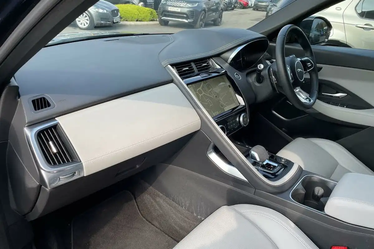 2022-jaguar-e-pace-20-d200-r-dynamic-se-big-51