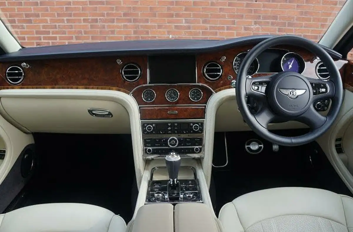 2019-bentley-mulsanne-big-3