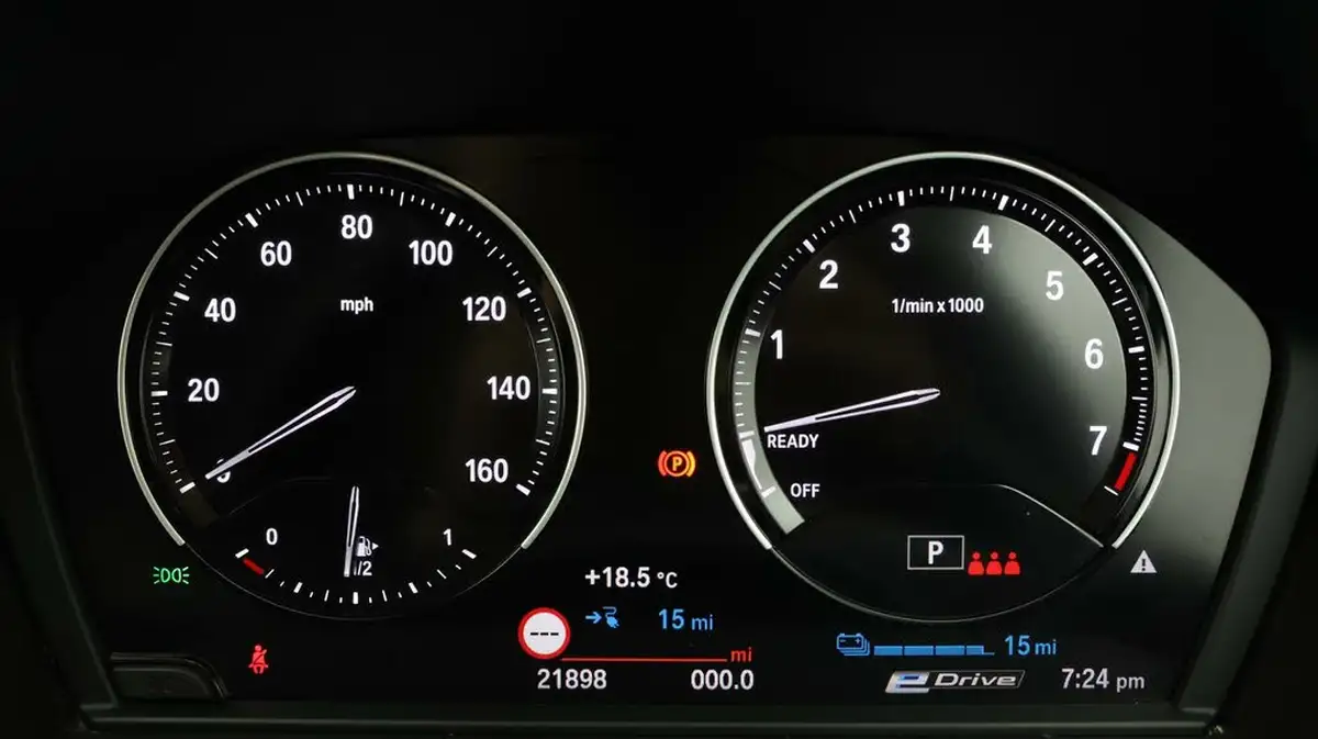 2021-bmw-x1-15-xdrive-25e-phev-sport-big-9