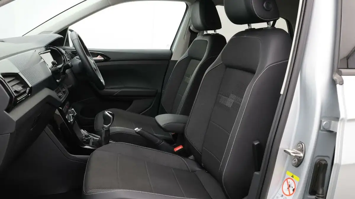 2023-volkswagen-t-cross-10-tsi-black-edition-110ps-big-14