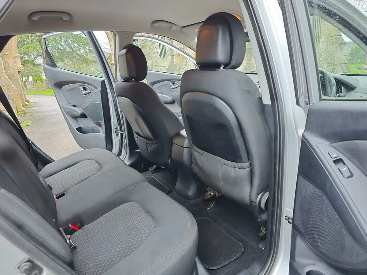 2011-hyundai-ix35-16-style-big-22