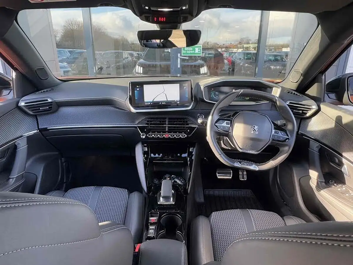 2020-peugeot-2008-suv-e-gt-big-26