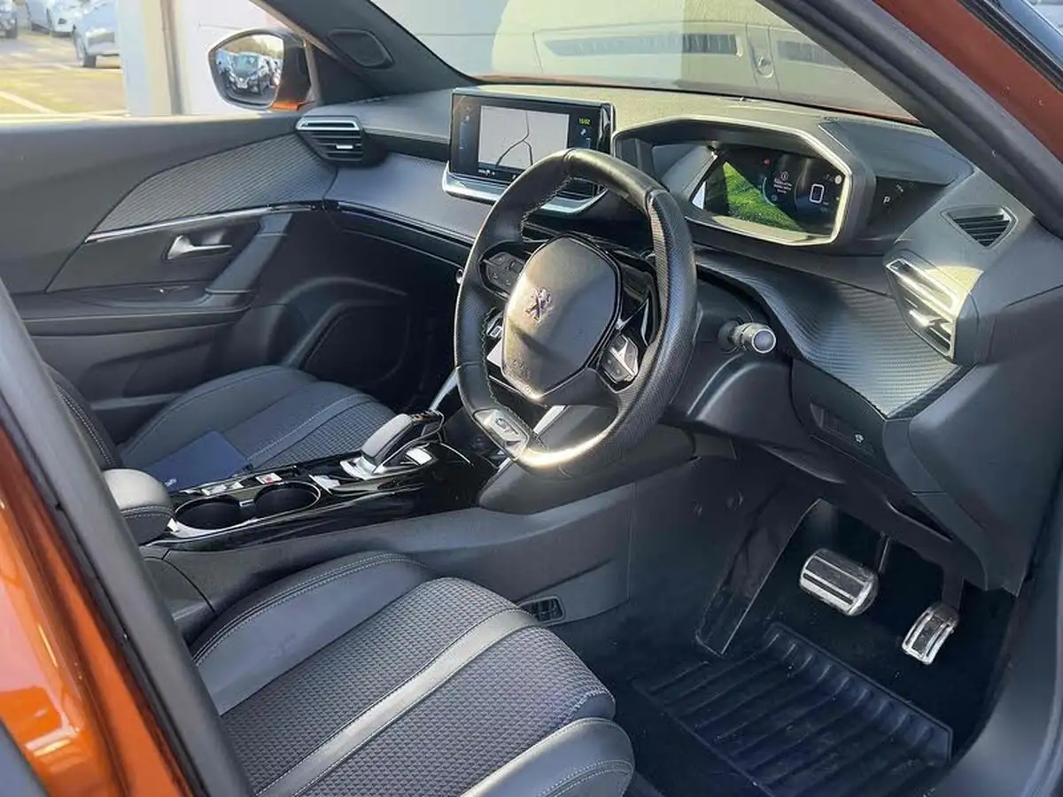 2020-peugeot-2008-suv-e-gt-big-3