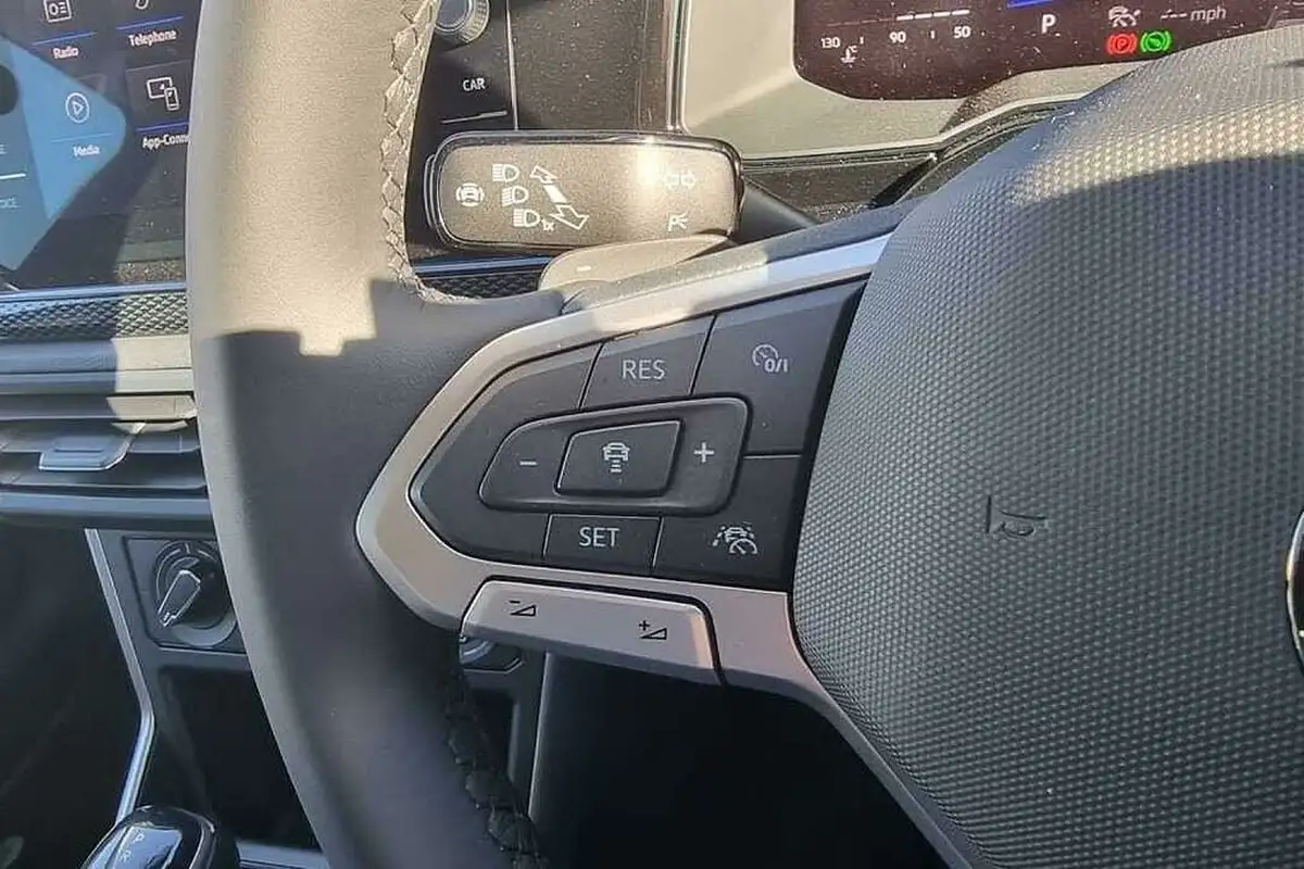 2022-volkswagen-polo-10-tsi-life-dsg-big-23