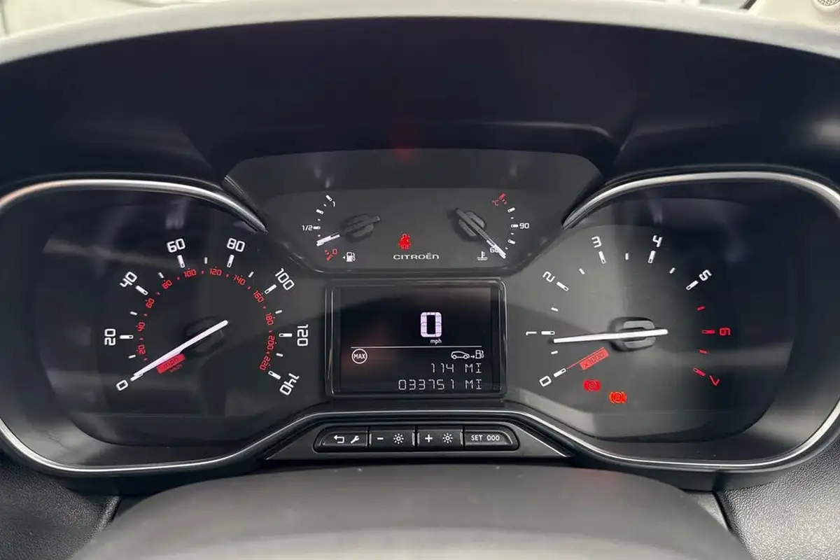 2019-citroen-c3-aircross-12-puretech-flair-82ps-big-37