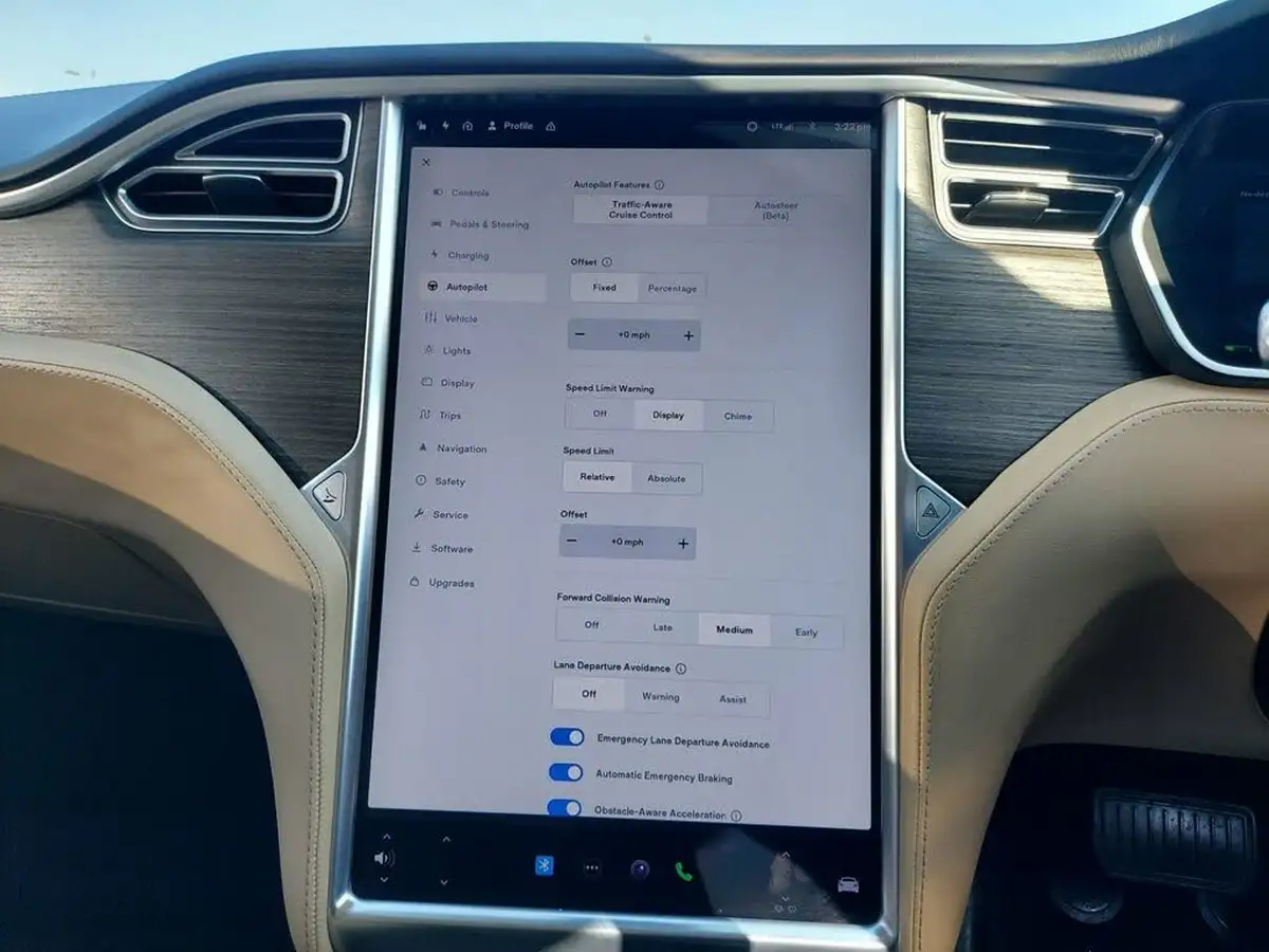 2017-tesla-model-s-e-90d-311kw-nav-big-37