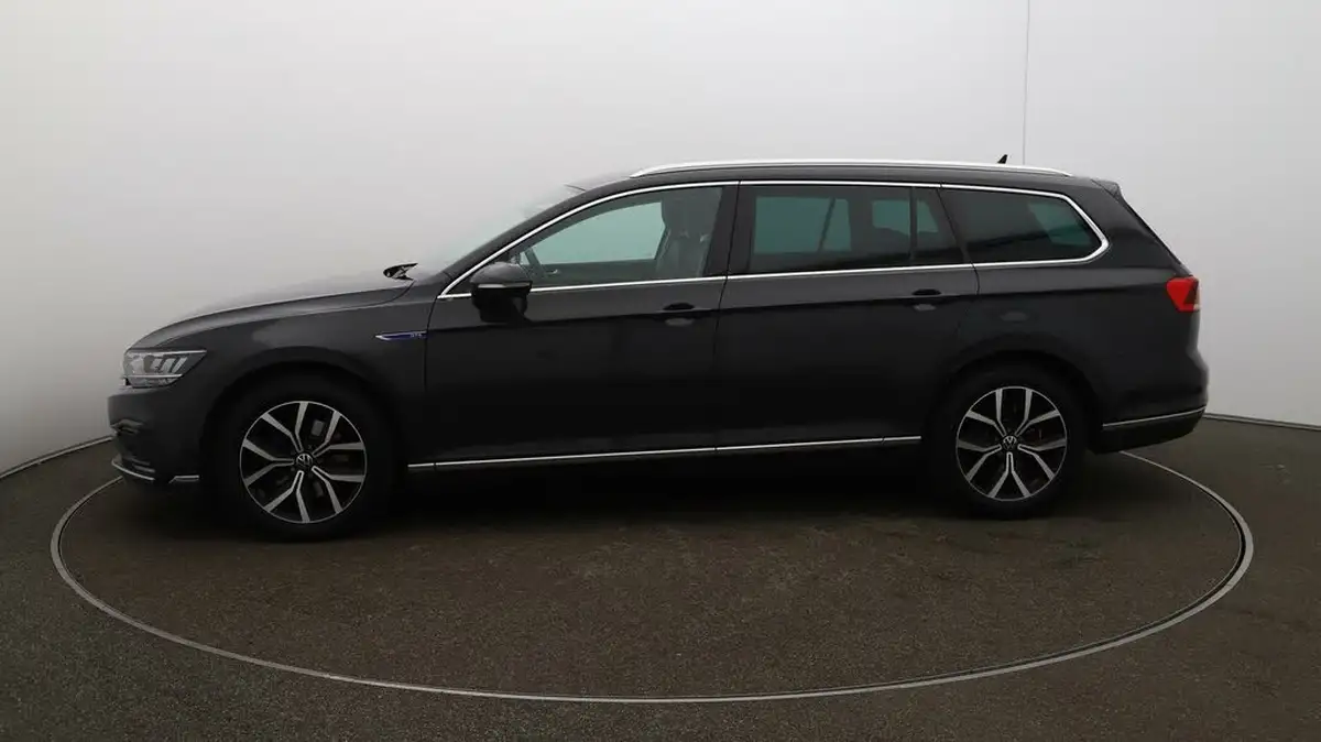 2021-volkswagen-passat-14-tsi-gte-estate-5d-big-4