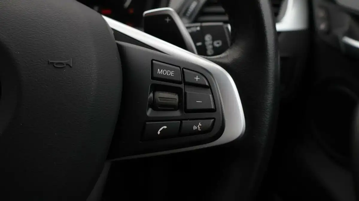 2021-bmw-x2-20-xdrive20i-sport-big-24