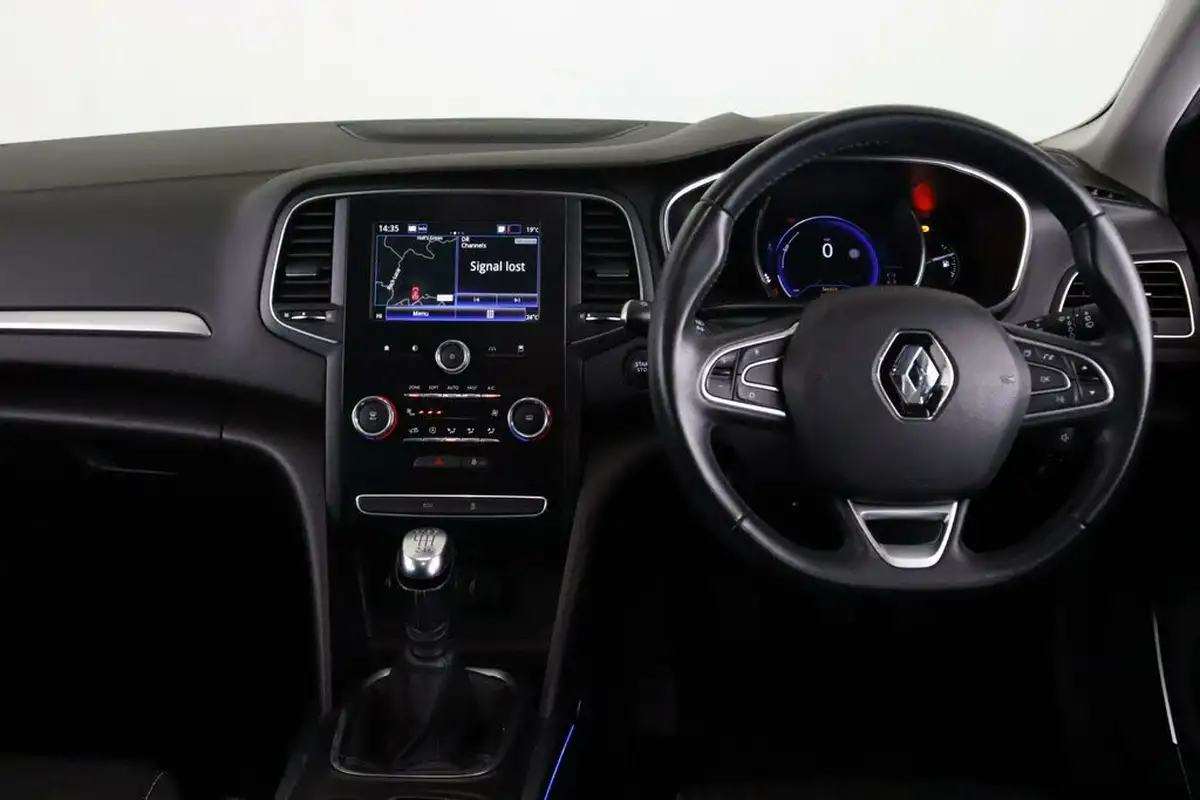 2019-renault-megane-13-tce-iconic-hatchback-big-14