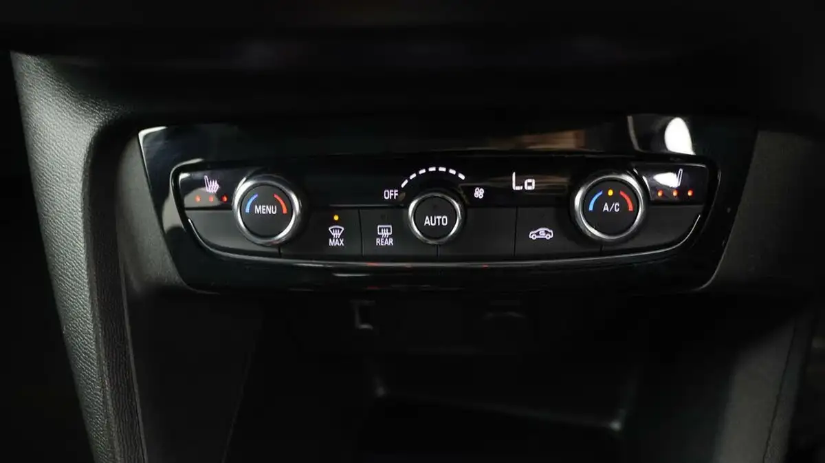 2022-vauxhall-corsa-e-elite-premium-big-11