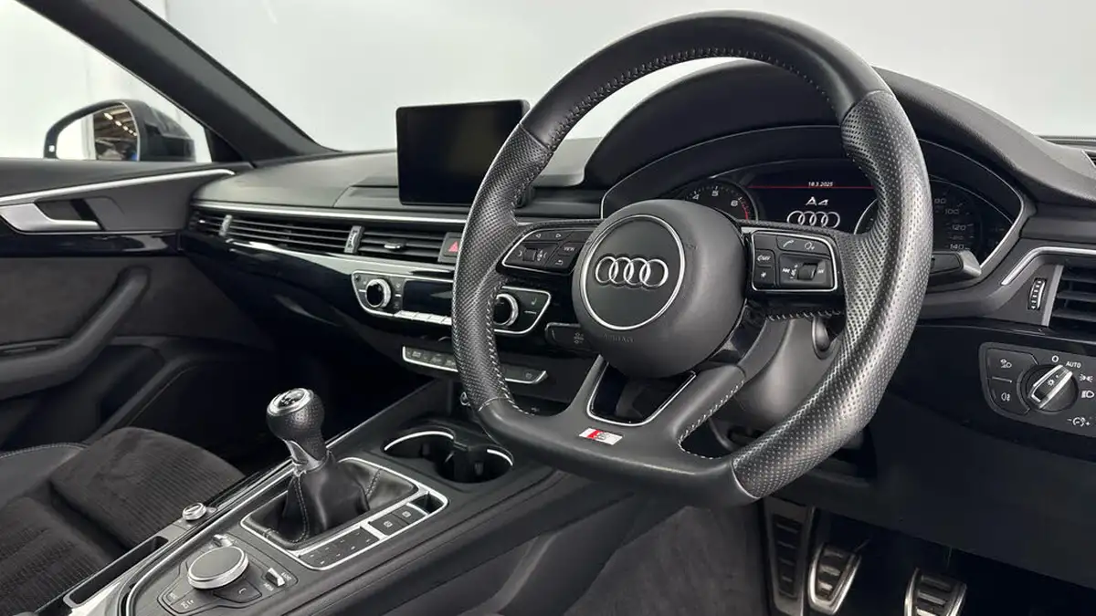 2019-audi-a4-20-35-tfsi-black-edition-big-8