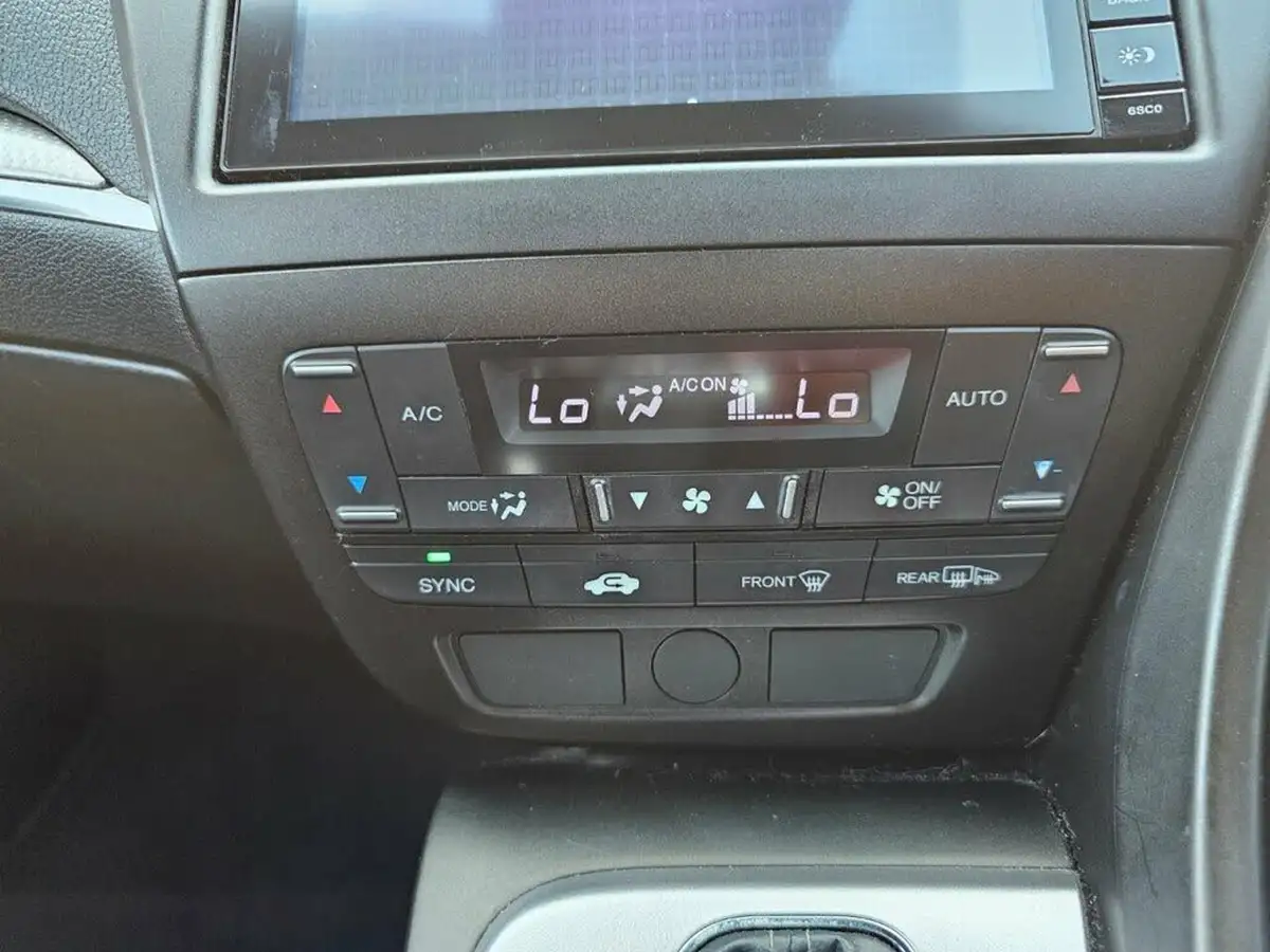 2015-honda-civic-18-se-plus-honda-connect-hatchback-auto-big-20