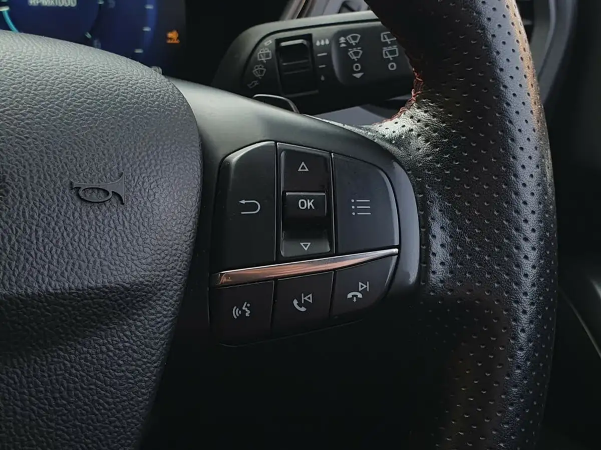 2020-ford-focus-15-st-line-x-estate-auto-big-22