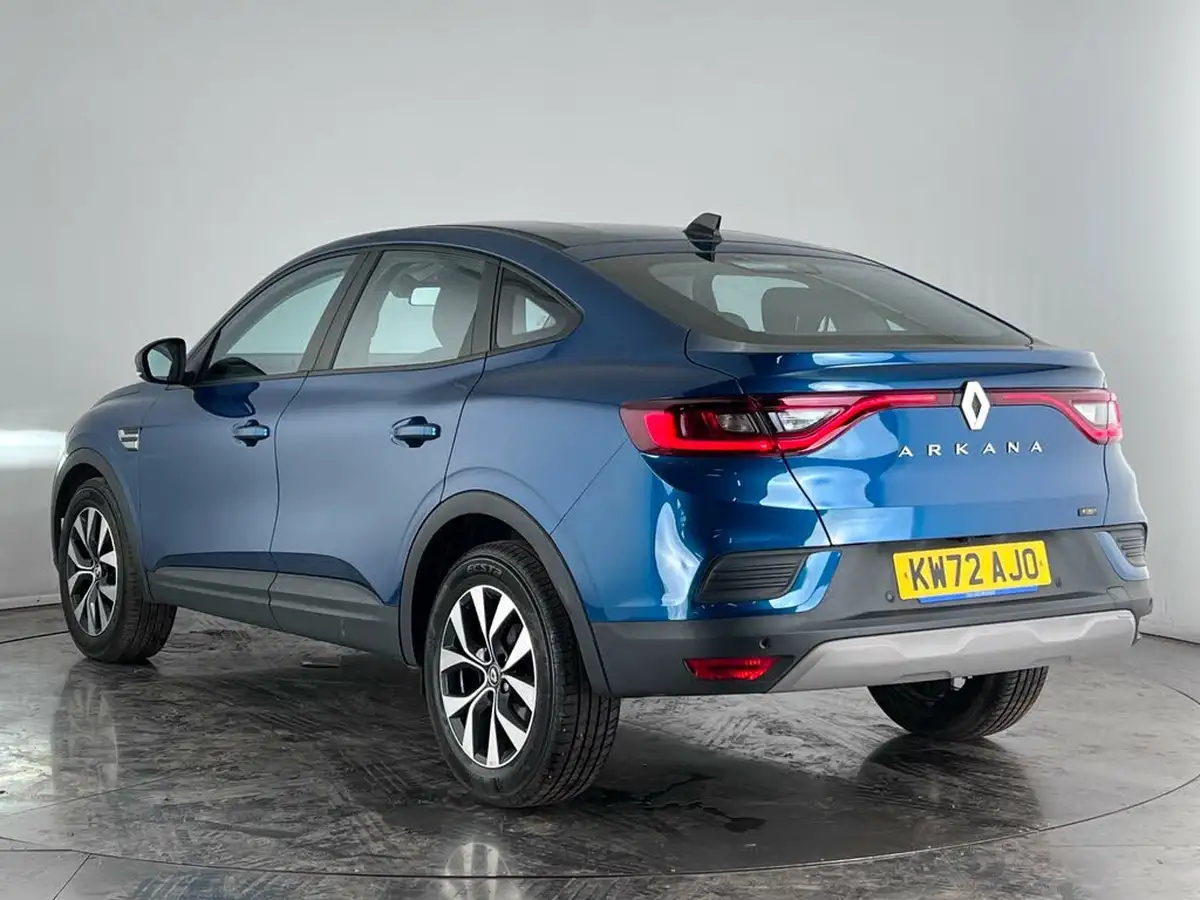 2023-renault-arkana-16-evolution-big-3