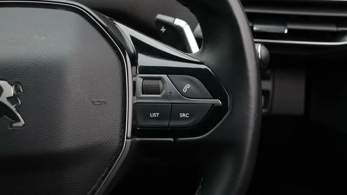2022-peugeot-3008-suv-16-puretech-allure-225bhp-hybrid-e-eat8-big-24