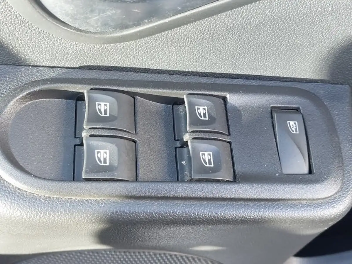 2017-dacia-duster-15dci-prestige-auto-big-11