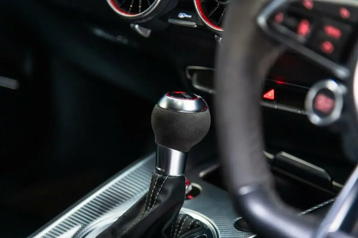 2018-audi-tt-coupe-25-tfsi-quattro-rs-big-29