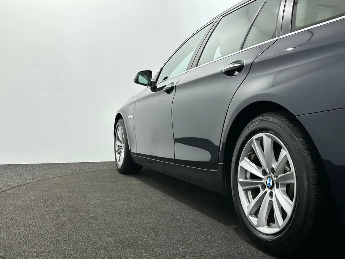 2016-bmw-5-series-20-520i-se-touring-5d-big-49