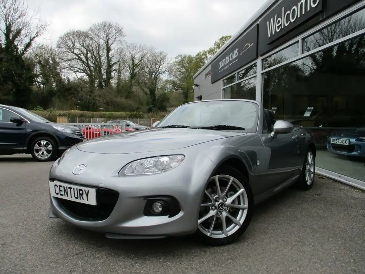 2015-mazda-mx-5-20-roadster-sport-tech-nav-big-23