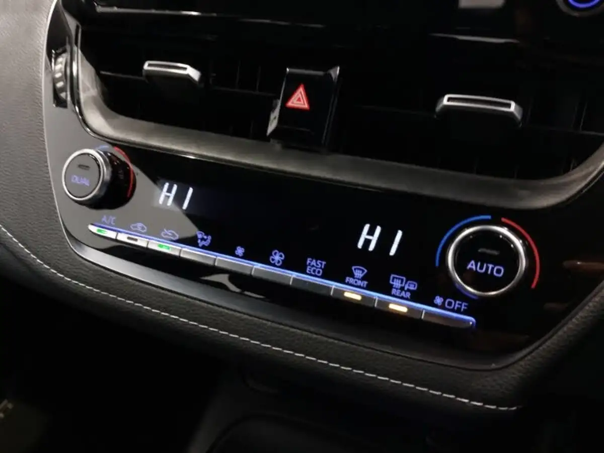2022-toyota-corolla-20-vvt-i-icon-193bhp-hatchback-big-12