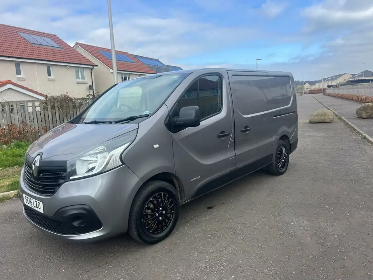 2016-renault-trafic-16dci-sl27-115-business-low-roof-big-2