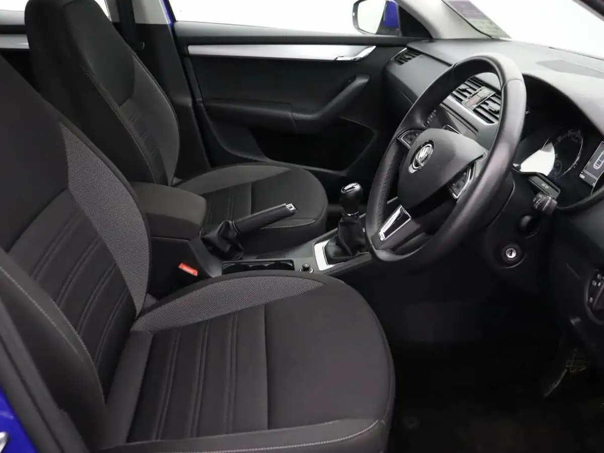 2019-skoda-octavia-10-tsi-se-technology-hatchback-big-12