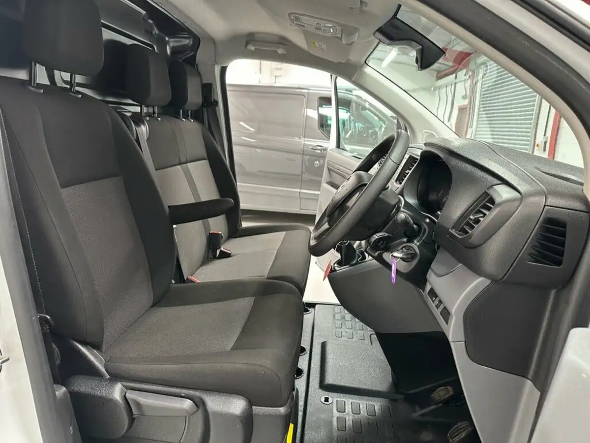2022-vauxhall-vivaro-15td-2900-l2h1-dynamic-big-9