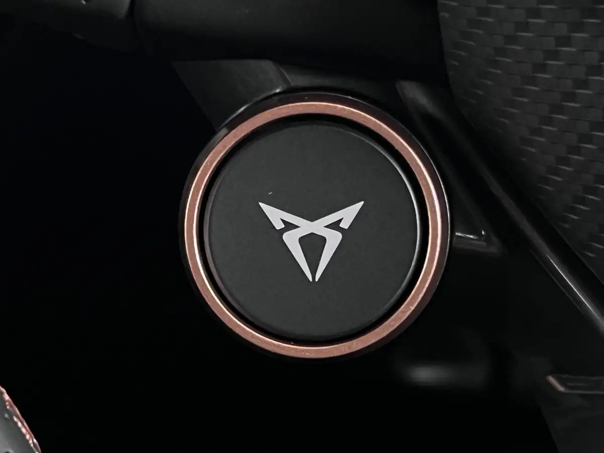 2024-cupra-formentor-15-e-hybrid-vz1-big-24