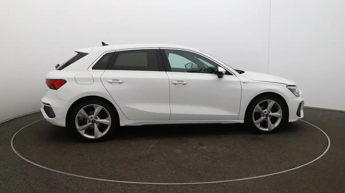 2022-audi-a3-15-35-tfsi-s-line-sportback-5d-big-8