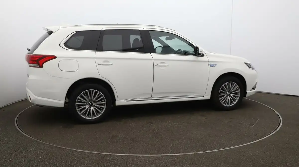 2018-mitsubishi-outlander-24-4h-phev-big-44