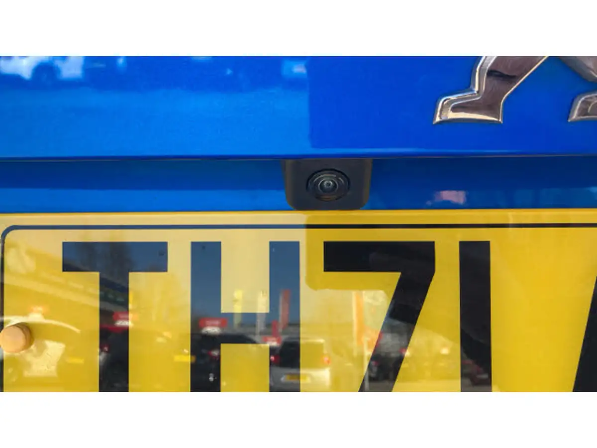 2022-peugeot-2008-suv-e-gt-premium-big-36