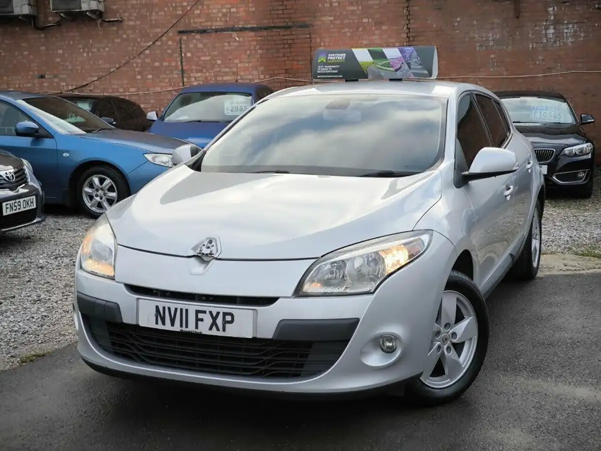2011-renault-megane-16-dynamique-tom-tom-vvt-110-hatchback-5d-big-4