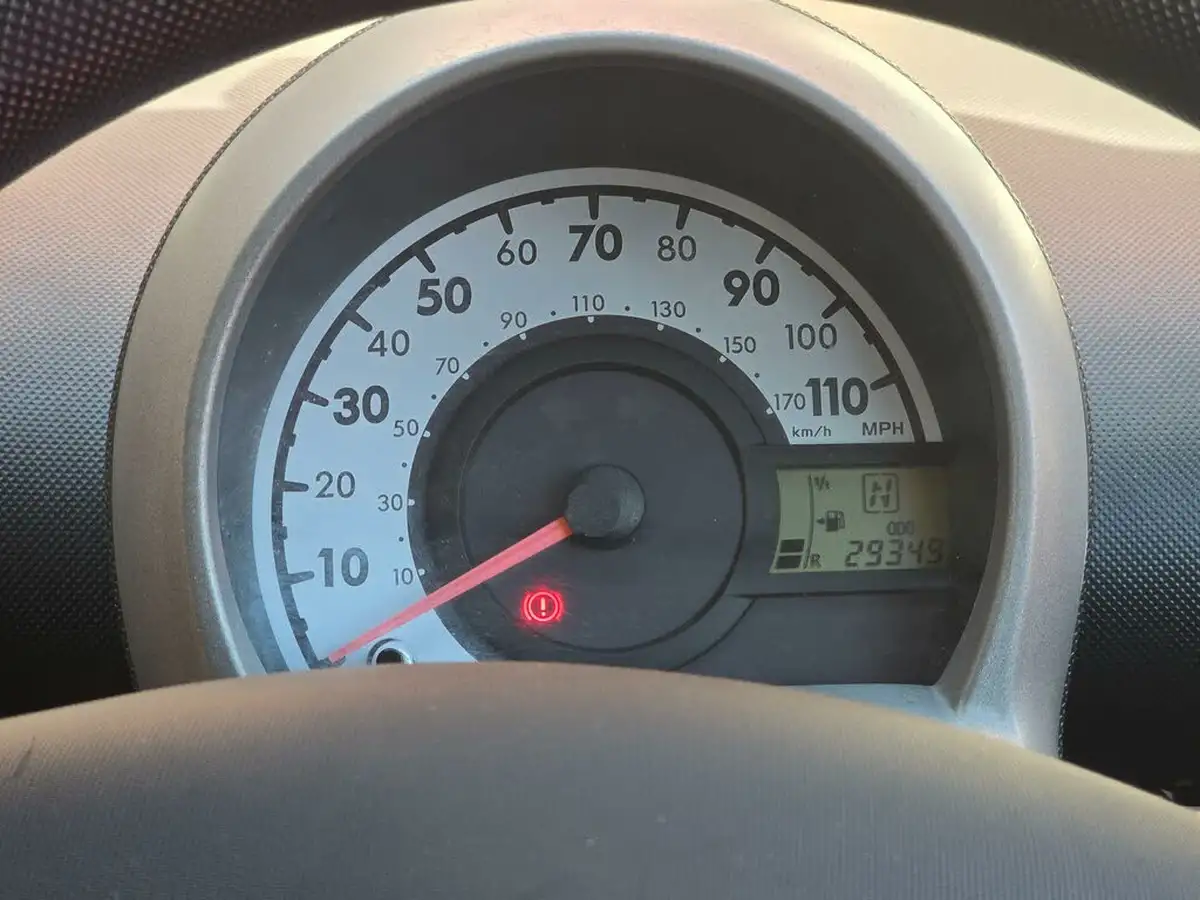 2010-peugeot-107-10-urban-5d-2-tronic-big-15
