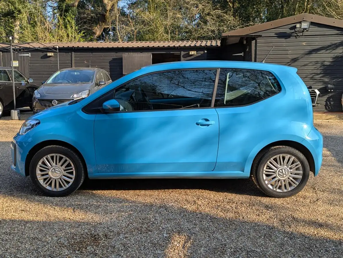 2017-volkswagen-up-10-move-up-3d-big-16