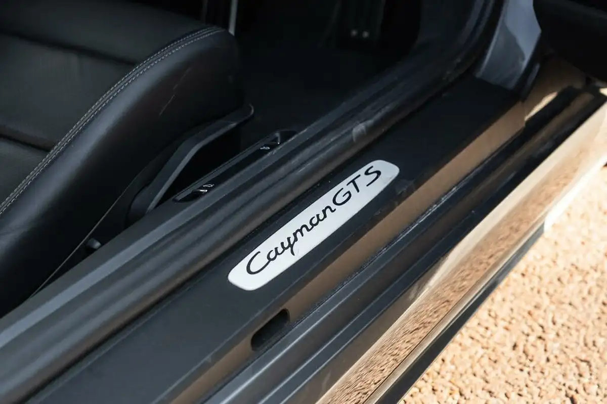 2023-porsche-cayman-718-40-cayman-gts-40-big-24