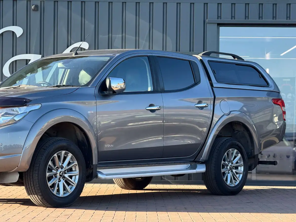 2017-mitsubishi-l200-24di-d-titan-178bhp-eu6-big-15