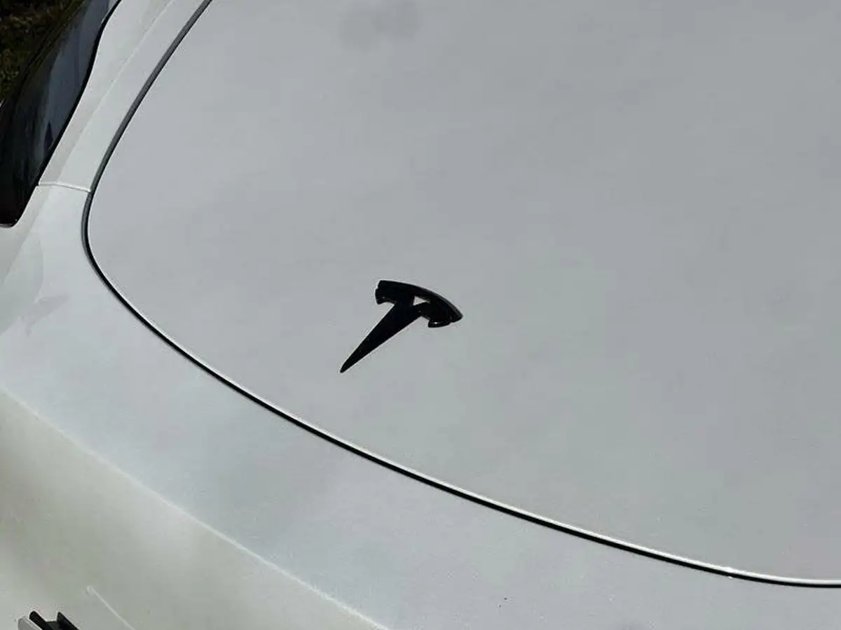 2022-tesla-model-y-e-long-range-big-34