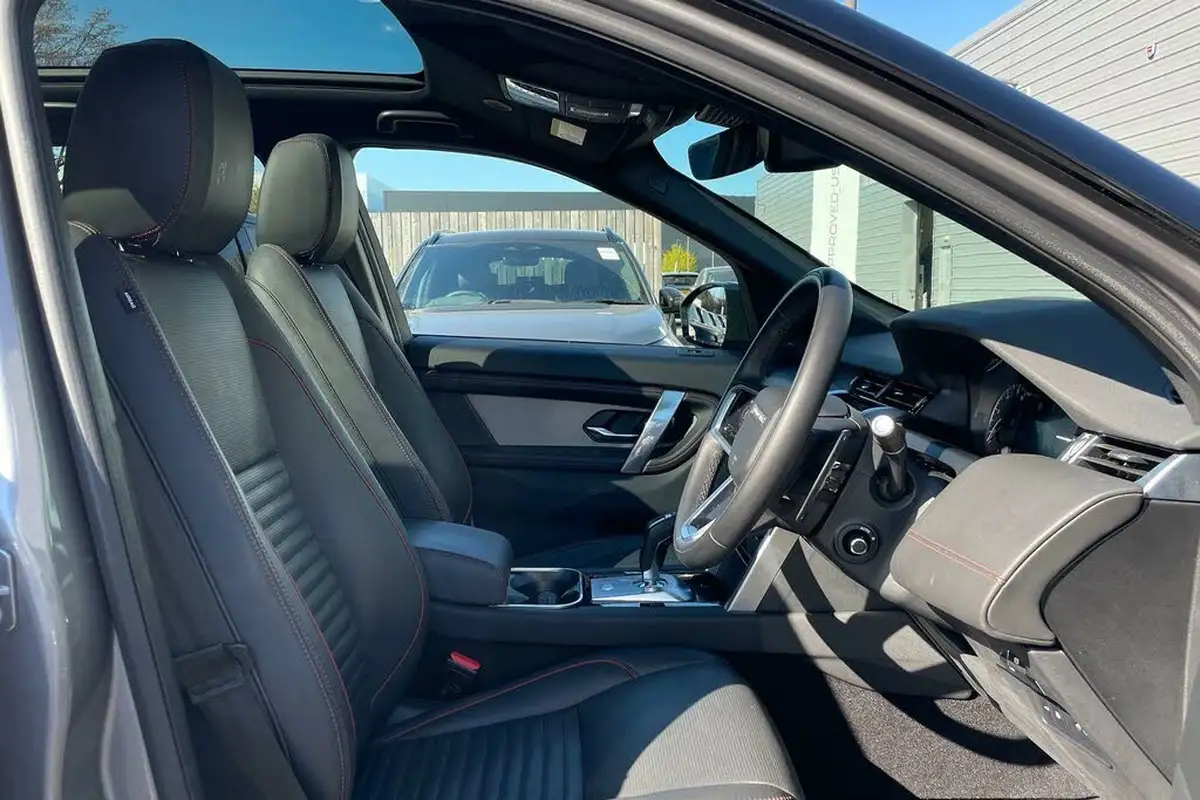 2023-land-rover-discovery-sport-15-p300e-dynamic-hse-big-33