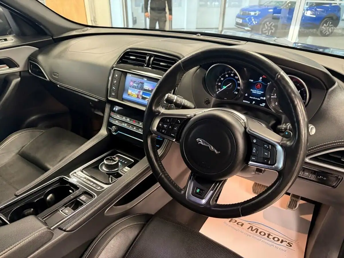 2017-jaguar-f-pace-20-i4d-r-sport-180ps-awd-auto-big-9